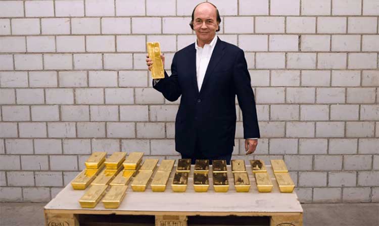 Jim Rickards with gold bars